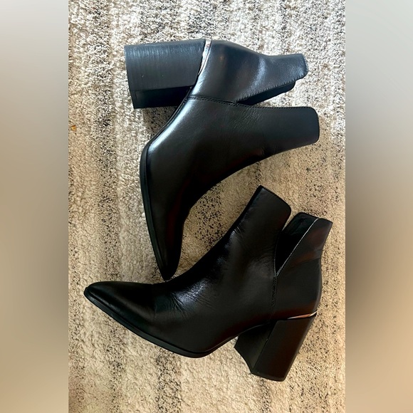 Steve Madden Black Leather Boots Kaylah Booties Anckle with 3 1/2” hills size 8M - Picture 7 of 10